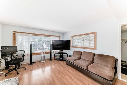 431-3223 83 Street Nw, Calgary, AB 