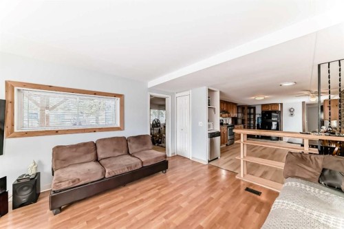 431-3223 83 Street Nw, Calgary, AB 