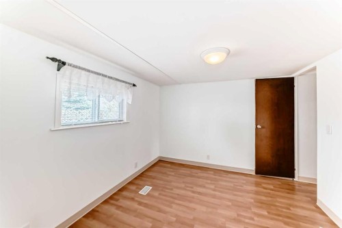 431-3223 83 Street Nw, Calgary, AB 