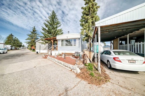 431-3223 83 Street Nw, Calgary, AB 