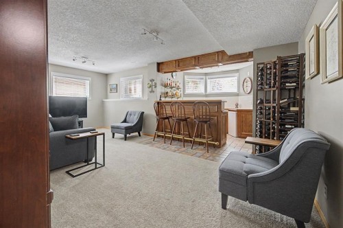 7 Straddock Crescent Sw, Calgary, AB - Indoor