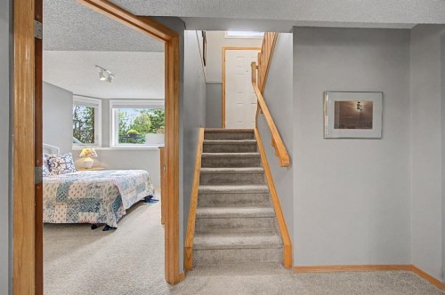 7 Straddock Crescent Sw, Calgary, AB - Indoor
