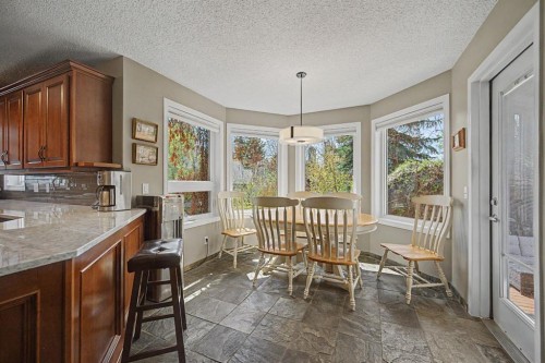 7 Straddock Crescent Sw, Calgary, AB - Indoor Photo Showing Dining Room