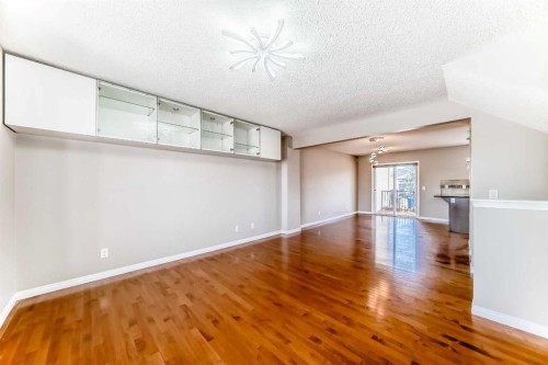 8407 Saddlebrook Drive Ne, Calgary, AB - Indoor Photo Showing Other Room