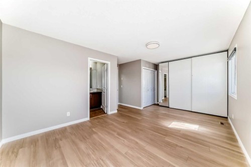 8407 Saddlebrook Drive Ne, Calgary, AB - Indoor Photo Showing Other Room