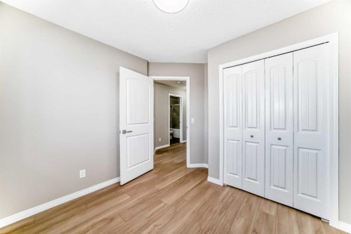 8407 Saddlebrook Drive Ne, Calgary, AB - Indoor Photo Showing Other Room