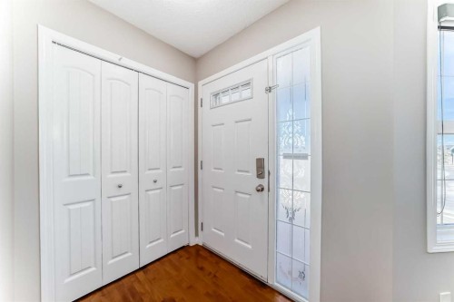 8407 Saddlebrook Drive Ne, Calgary, AB - Indoor Photo Showing Other Room