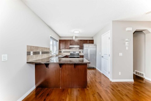 8407 Saddlebrook Drive Ne, Calgary, AB - Indoor Photo Showing Kitchen