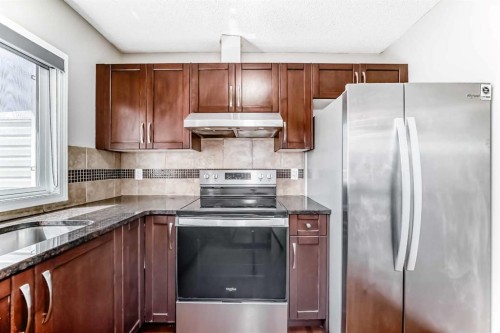 8407 Saddlebrook Drive Ne, Calgary, AB - Indoor Photo Showing Kitchen