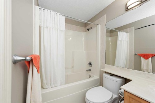 131 Invermere Close, Chestermere, AB 