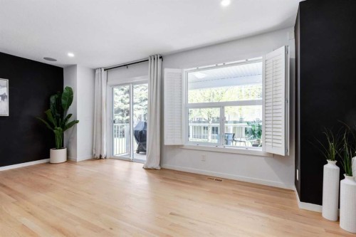 81 Inglewood Point Se, Calgary, AB - Indoor Photo Showing Other Room