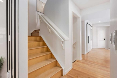 81 Inglewood Point Se, Calgary, AB - Indoor Photo Showing Other Room