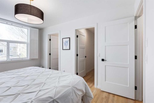 81 Inglewood Point Se, Calgary, AB - Indoor Photo Showing Bedroom