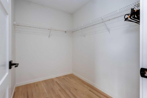 81 Inglewood Point Se, Calgary, AB - Indoor With Storage