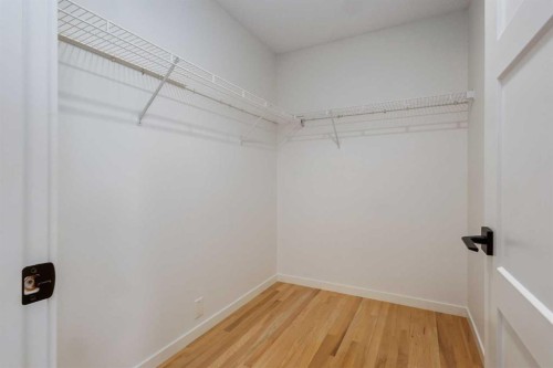 81 Inglewood Point Se, Calgary, AB - Indoor With Storage