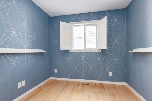 81 Inglewood Point Se, Calgary, AB - Indoor Photo Showing Other Room