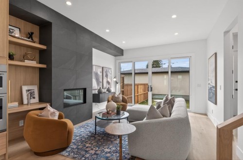 2333 24 Avenue Sw, Calgary, AB - Indoor Photo Showing Living Room With Fireplace