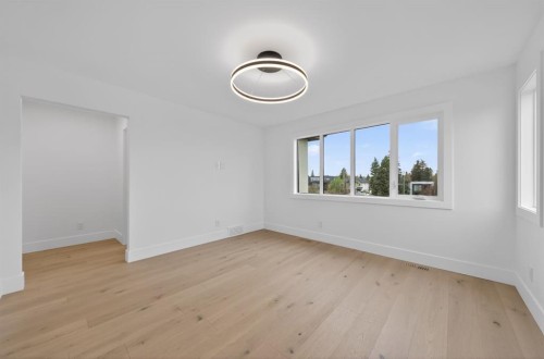2333 24 Avenue Sw, Calgary, AB - Indoor Photo Showing Other Room