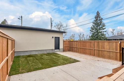 2333 24 Avenue Sw, Calgary, AB - Outdoor