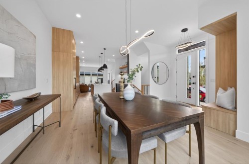 2333 24 Avenue Sw, Calgary, AB - Indoor