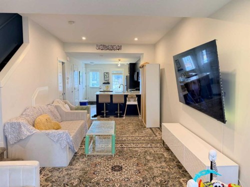 450 Seton Circle Se, Calgary, AB - Indoor Photo Showing Living Room
