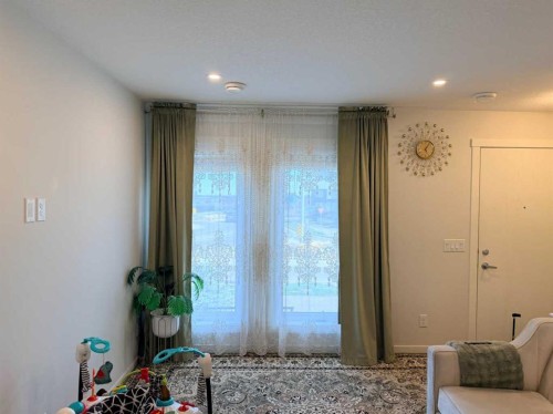 450 Seton Circle Se, Calgary, AB - Indoor