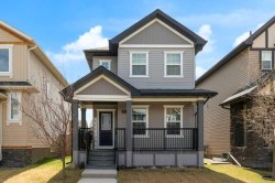 64 Ravenskirk Heath SE Airdrie, AB T4A 0K6