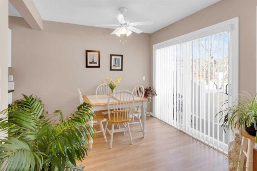 27 Royal Birch Mount Nw, Calgary, AB - Indoor Photo Showing Dining Room