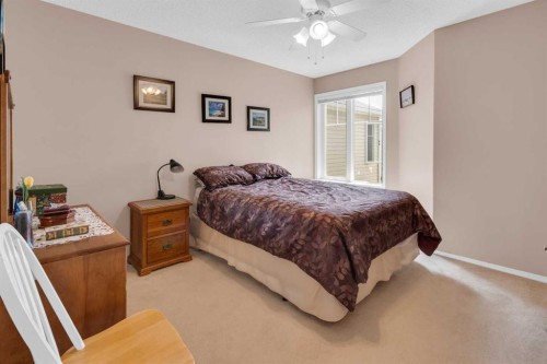 27 Royal Birch Mount Nw, Calgary, AB - Indoor Photo Showing Bedroom