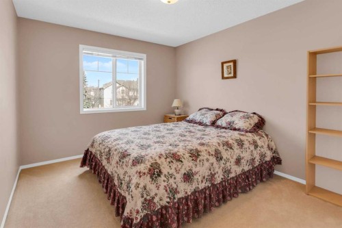 27 Royal Birch Mount Nw, Calgary, AB - Indoor Photo Showing Bedroom