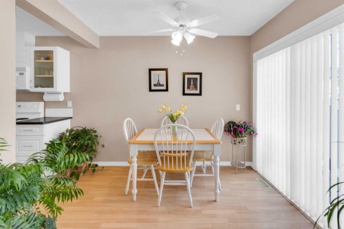 27 Royal Birch Mount Nw, Calgary, AB - Indoor Photo Showing Dining Room