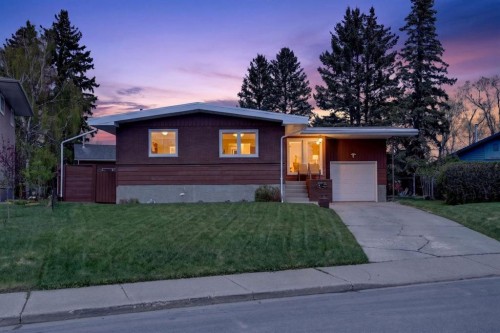 26 Cardiff Place Nw, Calgary, AB - Outdoor With Facade