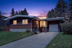 26 Cardiff Place NW Calgary, AB T2K 1S3