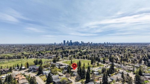 26 Cardiff Place Nw, Calgary, AB - Outdoor With View