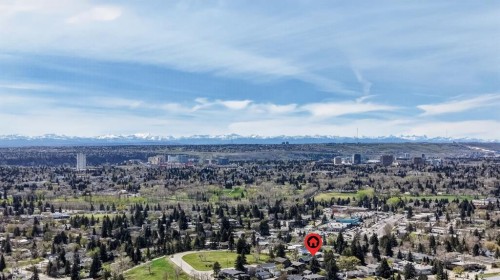 26 Cardiff Place Nw, Calgary, AB - Outdoor With View