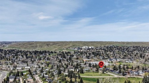26 Cardiff Place Nw, Calgary, AB - Outdoor With View