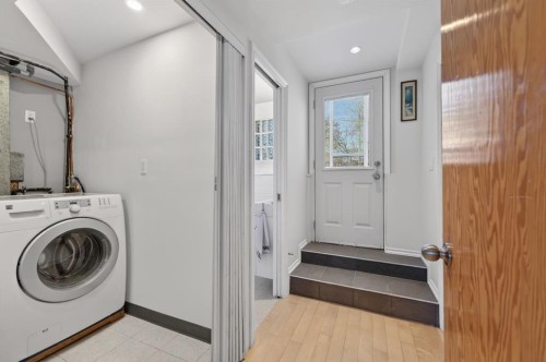 3811 24 Street Nw, Calgary, AB - Indoor Photo Showing Laundry Room