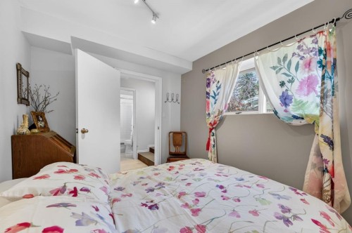 3811 24 Street Nw, Calgary, AB - Indoor Photo Showing Bedroom