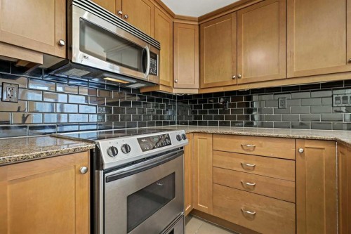 1607-910 5 Avenue Sw, Calgary, AB - Indoor Photo Showing Kitchen