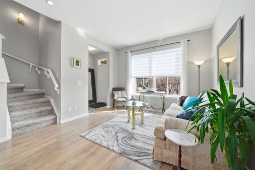 8112 Masters Boulevard Se, Calgary, AB - Indoor Photo Showing Living Room