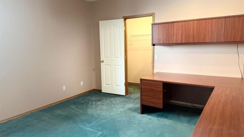 117 Woodpark Close Sw, Calgary, AB - Indoor Photo Showing Other Room