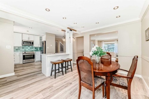 8-714 Willow Park Drive Se, Calgary, AB - Indoor Photo Showing Dining Room