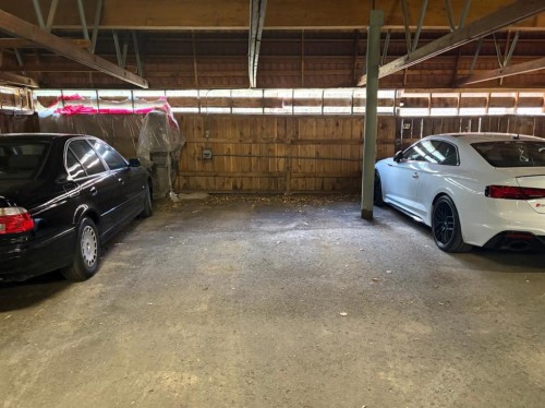 8-714 Willow Park Drive Se, Calgary, AB - Indoor Photo Showing Garage