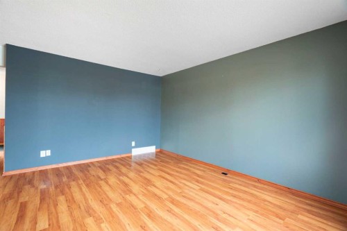 3226 Dover Crescent Se, Calgary, AB - Indoor Photo Showing Other Room