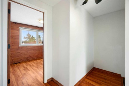3226 Dover Crescent Se, Calgary, AB - Indoor Photo Showing Other Room