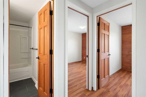 3226 Dover Crescent Se, Calgary, AB - Indoor Photo Showing Other Room