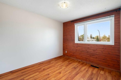 3226 Dover Crescent Se, Calgary, AB - Indoor Photo Showing Other Room