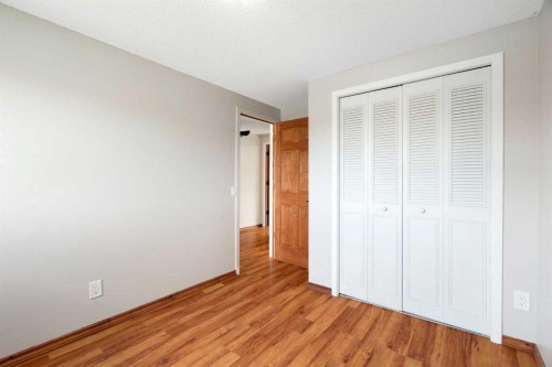 3226 Dover Crescent Se, Calgary, AB - Indoor Photo Showing Other Room