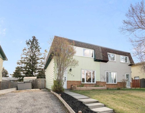 3226 Dover Crescent Se, Calgary, AB - Outdoor