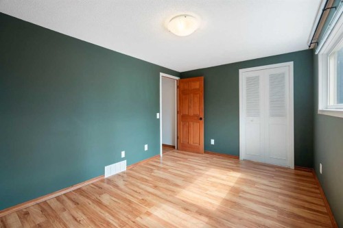 3226 Dover Crescent Se, Calgary, AB - Indoor Photo Showing Other Room